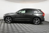 Used 2018 Volvo XC60 T5 Momentum w/ Vision Package image 2