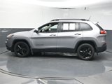 Used 2018 Jeep Cherokee Latitude w/ Altitude Package image 5