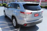 Used 2016 Toyota Highlander LE image 5