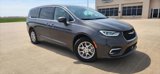 Used 2023 Chrysler Pacifica Touring-L image 2