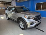 Used 2023 Ford Explorer XLT w/ Equipment Group 202A image 3