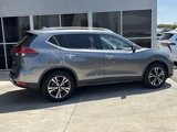 Used 2020 Nissan Rogue SV w/ Premium Package image 3
