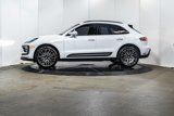 Certified 2022 Porsche Macan image 2