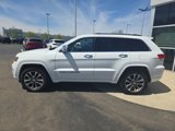 Used 2018 Jeep Grand Cherokee Overland image 2