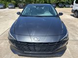 Used 2023 Hyundai Elantra SEL image 2