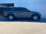 Used 2020 Ford Explorer Platinum w/ Premium Technology Package image 2