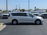 Used 2024 Chrysler Pacifica Touring-L image 4