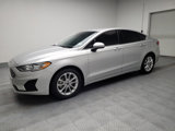 Used 2019 Ford Fusion SE image 2