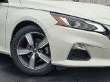 Used 2021 Nissan Altima 2.5 SV w/ SV Premium Package image 3