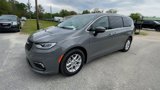 Used 2023 Chrysler Pacifica Touring-L image 4