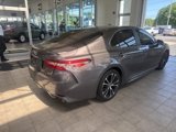 Used 2018 Toyota Camry SE image 3