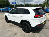 Used 2017 Jeep Cherokee Limited image 2