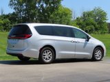 Certified 2023 Chrysler Pacifica Touring-L image 3