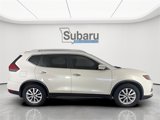 Used 2017 Nissan Rogue SV image 4