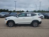 Used 2021 Kia Seltos SX w/ SX Sunroof Package image 2