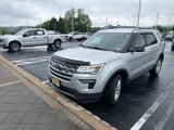 Used 2018 Ford Explorer XLT image 3