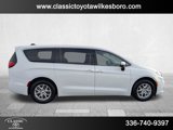Used 2023 Chrysler Pacifica Touring-L image 4