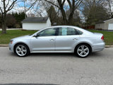 Used 2015 Volkswagen Passat TDI SE image 2
