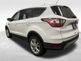 Used 2017 Ford Escape SE image 3