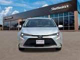 Used 2022 Toyota Corolla LE image 2