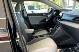 Used 2024 Volkswagen Taos SE w/ Panoramic Sunroof Package image 6
