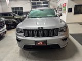 Used 2018 Jeep Grand Cherokee Altitude image 2