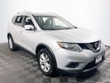 Used 2016 Nissan Rogue SV image 3
