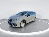 New 2025 Chrysler Pacifica Select image 4