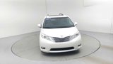 Used 2017 Toyota Sienna Limited Premium image 2