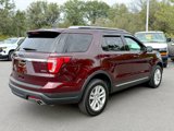 Used 2018 Ford Explorer XLT image 5