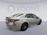 Used 2022 Toyota Camry SE w/ Cold Weather Package image 5