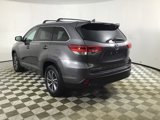 Used 2017 Toyota Highlander XLE image 5