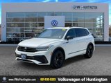 Certified 2024 Volkswagen Tiguan SE R-Line image 2