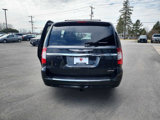 Used 2012 Chrysler Town & Country Limited image 4