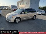 Used 2015 Chrysler Town & Country Touring image 3