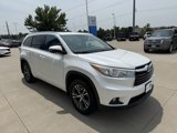 Used 2016 Toyota Highlander XLE image 3