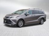 Used 2023 Toyota Sienna XLE image 3