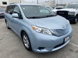 Used 2017 Toyota Sienna LE image 3