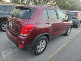 Used 2017 Chevrolet Trax LT w/ LT Convenience Package image 4