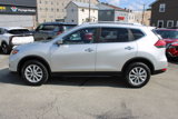 Used 2017 Nissan Rogue SV image 2
