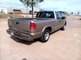 Used 2000 Chevrolet S10 Pickup LS w/ Preferred Equipment Group image 3
