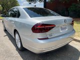 Used 2017 Volkswagen Passat 1.8T SE w/ SE Lighting Package image 3