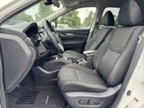 Used 2020 Nissan Rogue SV image 3