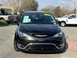 Used 2017 Chrysler Pacifica Touring-L Plus image 2