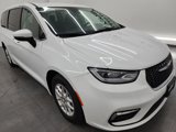 Used 2023 Chrysler Pacifica Touring-L image 2