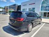 Used 2021 Chrysler Pacifica Touring-L w/ Premium & Safety Sphere Group image 4