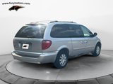 Used 2007 Chrysler Town & Country Touring image 3