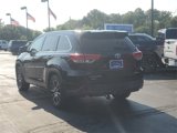Used 2018 Toyota Highlander SE image 3