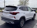 Used 2023 Kia Seltos SX image 2