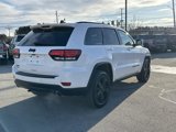 Used 2020 Jeep Grand Cherokee Laredo image 4